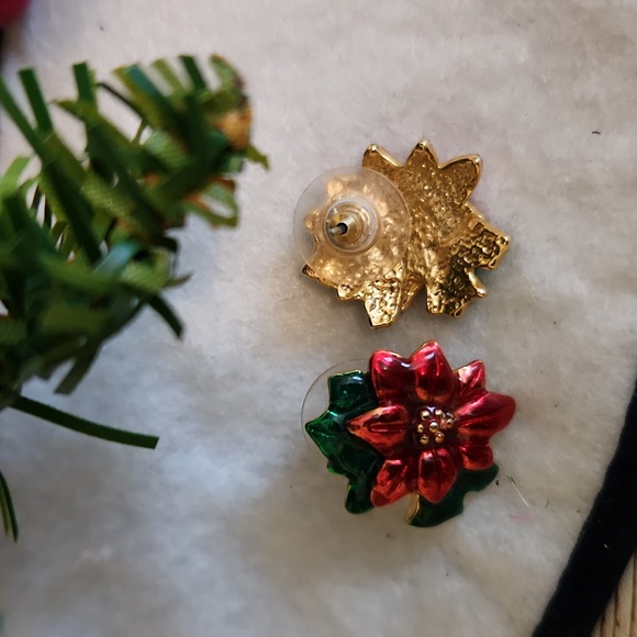 Set of 2 Pairs Vintage Christmas Bows and Poinsettia Enamel Post Earrings - Picture 6 of 6